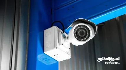  10 نصب وتجهيز كاميرات المراقبة وانظمة الحماية