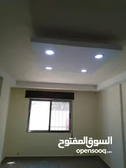  6 شقه شبه ارضيه 153م مع تراس للبيع على شارع البترا مقابل اربد مول غراند وكازيه الرجوب