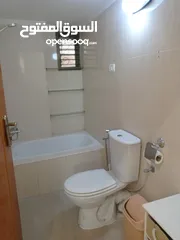  9 شقه مفروشه للايجار الشهري ،تصلح لعائله ،قريبه على الخدمات،مشمسه،خط سرفيس،قرب مستشفى الاتحاد ،ساحه