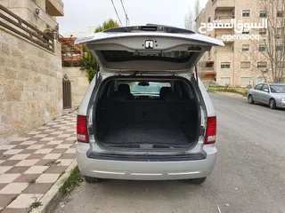  14 جيب شيروكي لاريدو موديل 2008