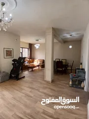  6 طابق ارضي تجاري للإيجار على شارعين موقع مميز في ضاحية الحسين مقابل الضمان الاجتماعي