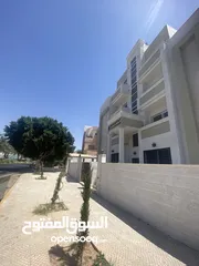  11 شقة فاخرة 3 غرف للبيع في العقبة – إطلالة على الجولف وتشطيب راقٍ – بسعر مغري