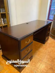  2 مكتب امريكي خشب زان و ايجر بحاله الوكاله بسعر 70