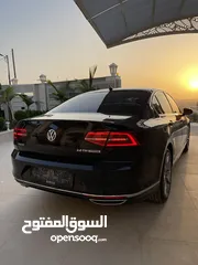  3 باسات ار لاين من الداخل والخارج ختم الشركة ، السياره جديدة بحالة الوكالة وتامين وترخيص جداد شامل