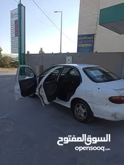  7 هونداي افانتي بيضاء .. موديل 97