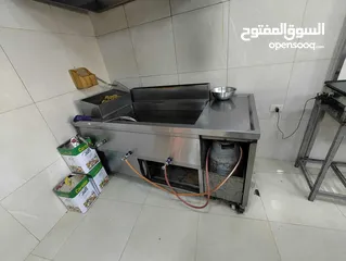  20 عدة مطعم للبيع مستعملة بحالة ممتازة جدا  البيع بداعي السفر..................................