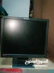  1 شاشه   Lenovo thinkvisio لا تاخذ مساحه كبيره من المكتب