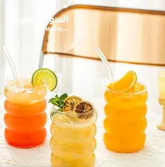  4 كاسات اشكال زجاج مع شلمونات زجاج