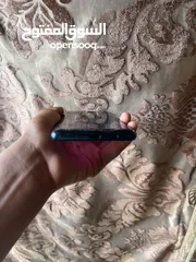  4 سامسونج M51 ذاكراته 128 RAM:8 GB جهاز مستخدم نضيف  بطاريتو 7000ملي امبير بدل على IPhone