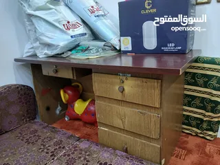  1 طاوله مكتب دراسه او عمل ثقيله خشبها الاصلي
