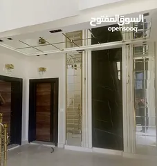  27 متخصصون في جميع أعمال السيكوريت والشوربوكس والزجاج والمرايا