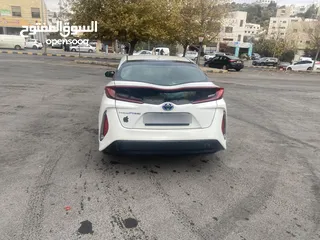  22 PRIUS PRIME HYPRID PLUG-IN