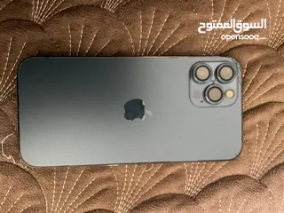  1 iPhone 12 promax 256 بطارية 87 شاشتو فيها شعر والضهر من عند الكاميرات مشعور الجهاز بحالة ممتازة