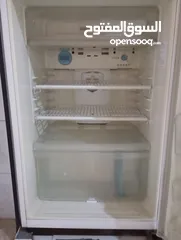  4 ثلاجة شارب للبيع