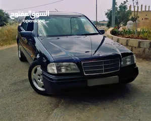  1 سياره مرسيدس للبيع