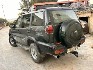  1 نيسان موديل 2000