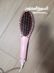  4 مكواه شعر حراريه عل شكل مشط................................................ .    ....   .......  .
