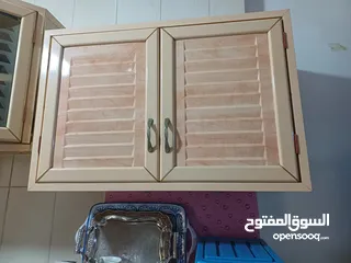  2 خزائن مطبخ عدد ثنين بوضع ممتاز