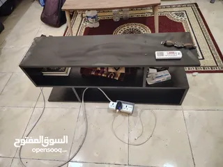  1 طاولة شاشة وساعه كلافينكلاين