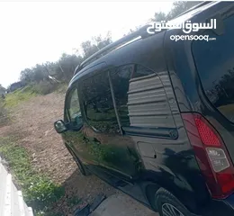  3 بيجو 6+1 فحص ممتاز جير و مطور جديد راكبات على السيارة مطور مستورد كوشوك جديد