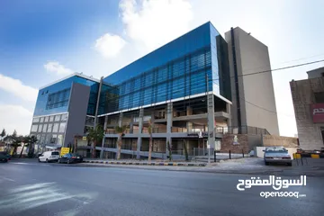  6 محلات للايجار داخل مجمع تجاري في موقع مميز واستراتيجي شرق عمان