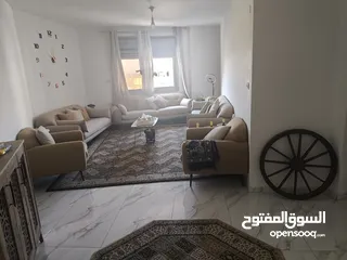  5 شقة مشطبة للبيع