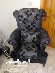  3 غرفه ضيوف 7 مقاعد بحاله جيده جدا مع الطاولات و البرداي للبيع
