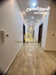 23 شقة دوبلكس أول مع روف مع ترس بإطلالــــه رائعة