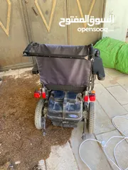  5 كرسي متحرك كهربائي مستعمل بحالة ممتازة زي الحديد غير مستهلك كل اشي فيه شغال