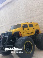  3 للبيع سيارة ريموت كنترول بتصميم همر مميز، نظيفة جداً وقوية، جاهزة للاستخدام بدون أي مشاكل. السيارة م