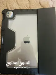  7 iPhone 12 promax 256 بطارية 87 شاشتو فيها شعر والضهر من عند الكاميرات مشعور الجهاز بحالة ممتازة