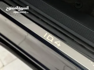  15 VW ID.4 CROZZ PRO 2024 PIANO BLACK أبيضّ لؤلؤي