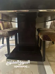  2 طاولة سفرة واردة خليجي ثقيلة جدا مع 8 كراسي 3 بحاجة للصيانة مع خدوش بسيطة مع البراويز الثلاث ب150د.أ