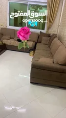  5 كنب لف جلوس  وطاولة وسط مستعمل بحالة جيدة جدا
