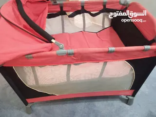  6 سرير بيبي اصلي براند جونيورز مع شنته للسرير من السعوديه