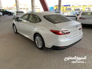  2 للبيع تويوتا كامري 2025  عداد زيرو  تحت الكفالة وارد الشركه المركزيه  بسعر 30500 دينار