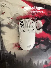  5 Pc للبيع مع شاشتين وماوس وكيبورد وسماعه