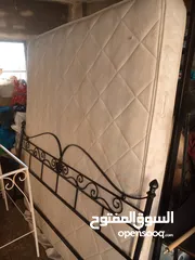  3 تخت مجوز لون اسود حديد ثقيل نخب