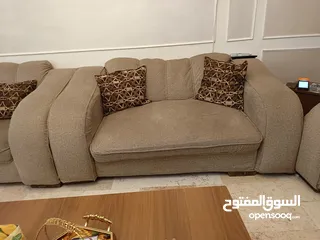  4 طقم كورنر 7 مقاعد مع طاولة و 3 طاولات سيرفس