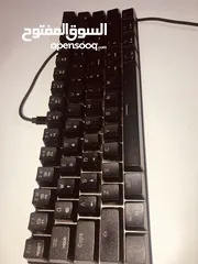 3 كيبورد جيمنغ للبيع بحاله ممتازه مستعمل صوت رائع وكيبورد رائع للالعاب وممتع وجيد للكتابه الوان مختلفه