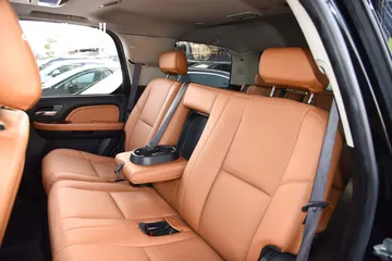  28 كاديلك سكاليد بلاتينيوم هايبرد بحالة ممتازة Cadillac Escalade Hybrid 2009
