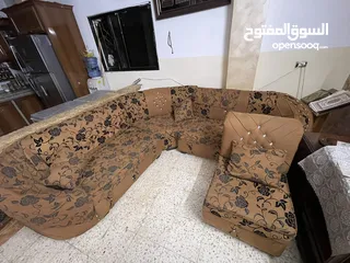  2 كورنر 8 مقاعد + طاولة وسطية + طاولة تلفاز + طربيزة فقط