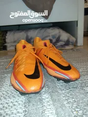  2 Nike phantom orange