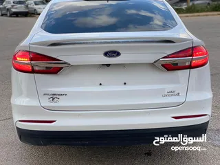  18 Ford fusion Hybrid 2019 SE (Clean title)