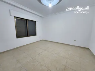  8 شقة فارغة للبيع في منطقة الدوار الرابع  ref : 14284