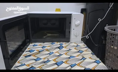  2 Daewoo microwave oven
