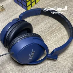  4 سماعات احترافية اصلية ايديفاير Edifier غير قابلة للكسر  معها شنطة بحال الوكالة بسعر مميز