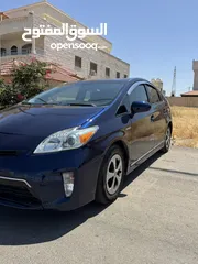  2 Toyota Prius 2015