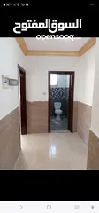  2 شقة فارغة 3 غرف وصالة ومطبخ وحمام وبلكونة للايجار شارع الحصن قرب مستشفى الكاثوليك