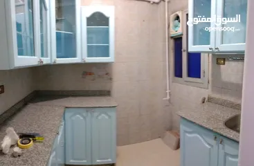  6 شقه للايجار بشارع محمد شاهين بالعجوزه